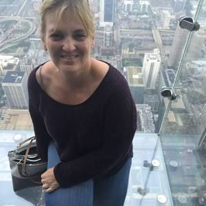 Meet your Posher, Lois